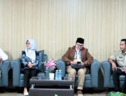 Petugas Layanan Publik di RSD Idaman Mengikuti Training Service Excellent