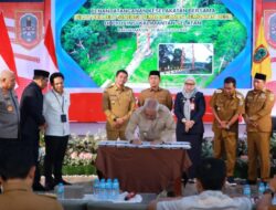 Gubernur Kalimantan Selatan dan Pangdam XXII Resmikan Jembatan