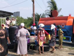 BPBD Kabupaten Banjar Distribusi Air Bersih ke Desa Pindahan Baru
