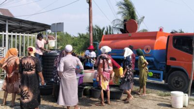 BPBD Kabupaten Banjar Distribusi Air Bersih ke Desa Pindahan Baru