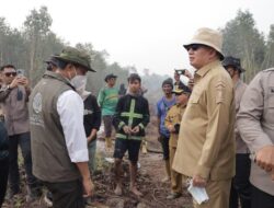 Tetap Waspada dan Konsisten Pemadaman Karhutla; Gubernur Muhidin Dampingi Menhut Raja Juli Cek Kawasan Hutan Lindung